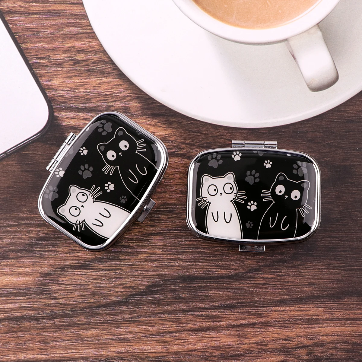 Cartoon Black And White Cat Tr - Essential Tablet Accessories ulasan dan harga